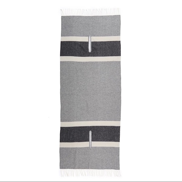 🎉HP🎉 NWT Madewell Grey and White Wool Striped Boho Cape - Picture 5 of 10